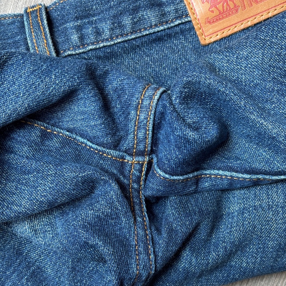 Levi’s Wedgie Straight Raw Hem Denim Jeans Size 28 - Picture 4 of 6